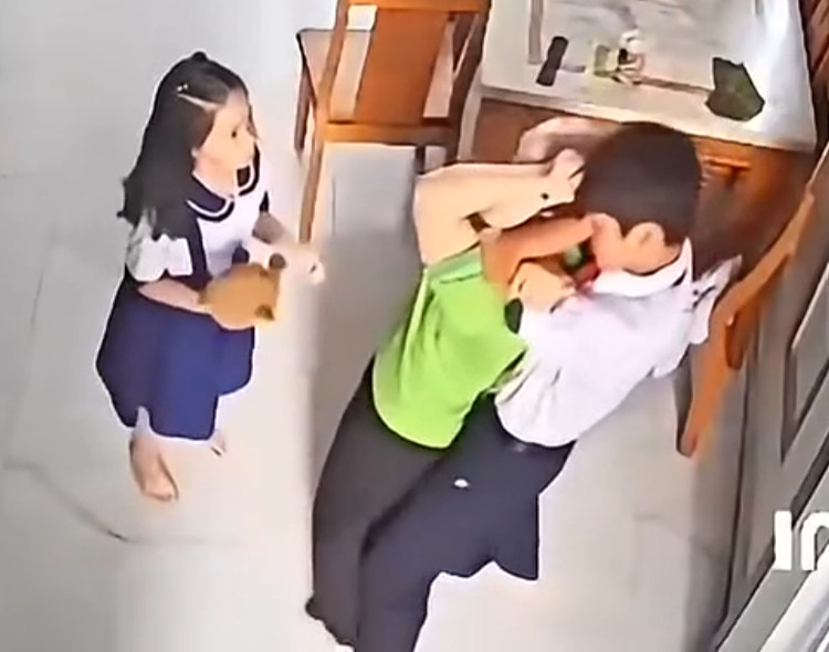 Video of high school boy attempting to kill his mother goes viral for being absolutely shocking; elementary school-aged sister also freaks out. thumbnail image