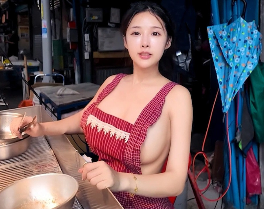 The busty Taiwanese street food stall worker who serves as sexual material for 8,000 men a day—she is incredibly erotic. thumbnail image